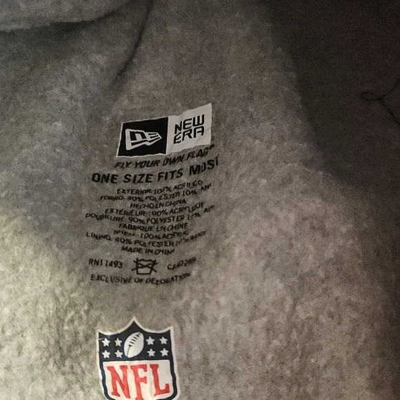 NFL Apparel Cowboys Knit Pom Beanie - Picture 2 of 2